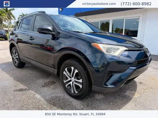 2018 Toyota RAV4 LE FWD photo