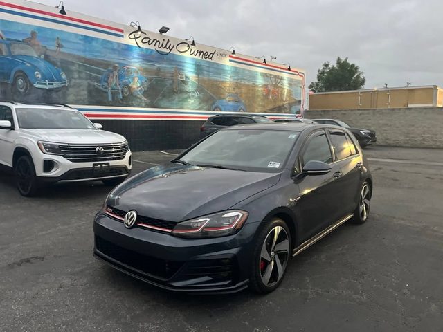 2018 Volkswagen Golf GTI SE FWD photo