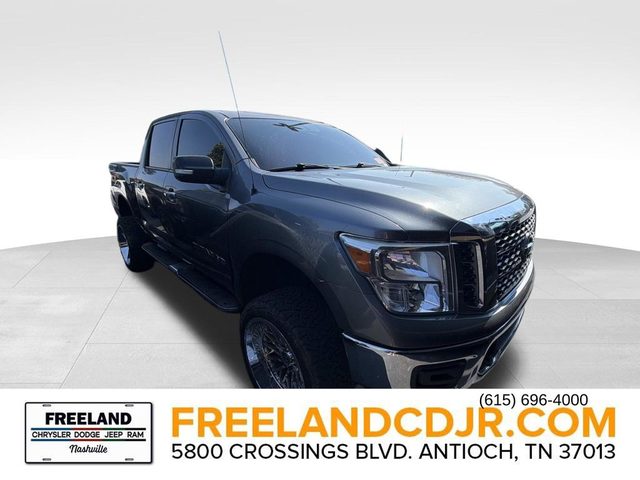 2018 Nissan Titan SV 4WD photo