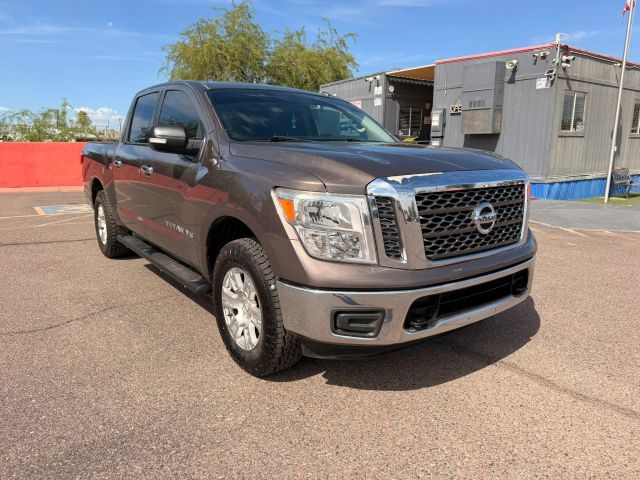 2018 Nissan Titan SV 4WD photo
