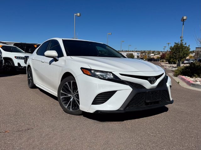 2019 Toyota Camry SE FWD photo