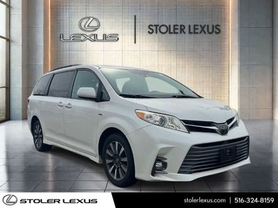 2019 Toyota Sienna XLE AWD photo