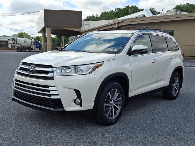 2019 Toyota Highlander XLE AWD photo