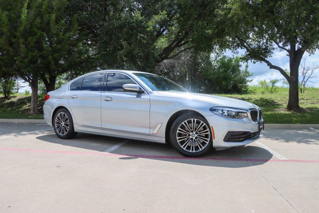 2019 BMW 5 Series 530i xDrive AWD photo
