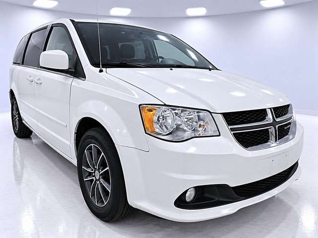 2017 Dodge Grand Caravan SXT FWD photo
