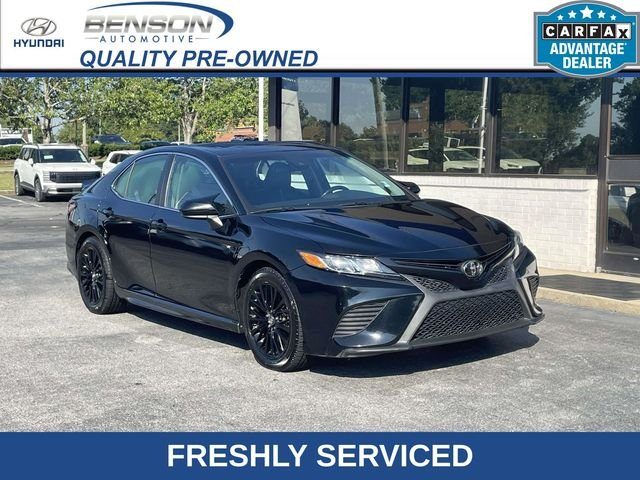 2019 Toyota Camry SE FWD photo