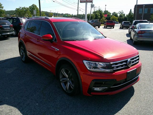2019 Volkswagen Tiguan SEL R-Line AWD photo