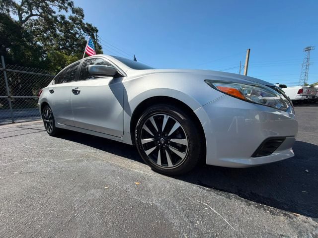 2018 Nissan Altima 2.5 SV FWD photo