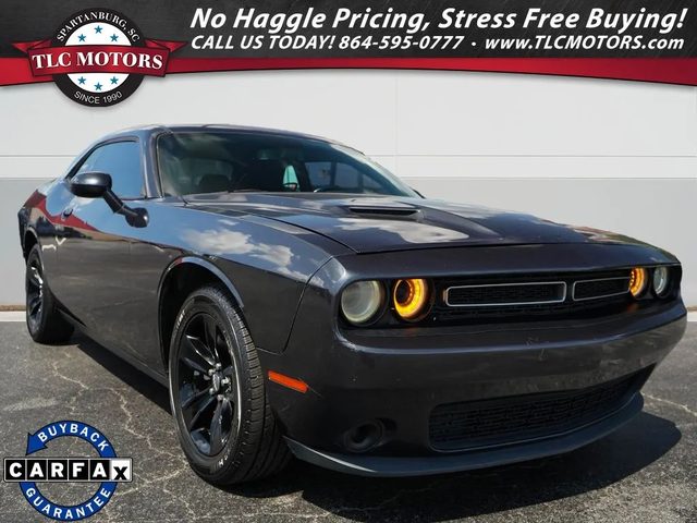 2017 Dodge Challenger SXT RWD photo