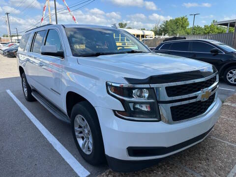 2018 Chevrolet Suburban LT 4WD photo