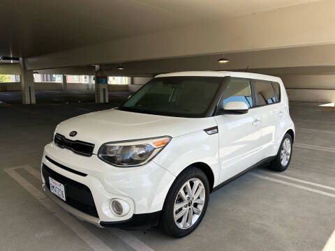 2018 Kia Soul + FWD photo