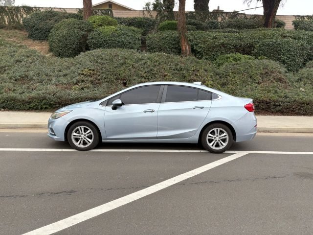 2018 Chevrolet Cruze LT FWD photo
