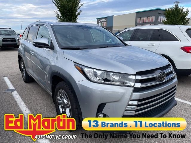 2019 Toyota Highlander Limited Platinum AWD photo