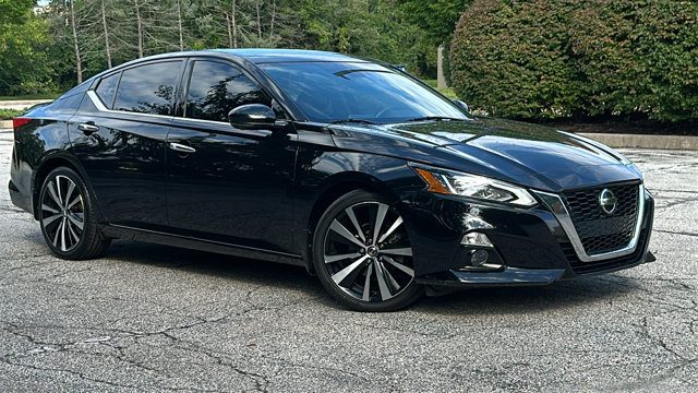 2019 Nissan Altima 2.5 Platinum FWD photo