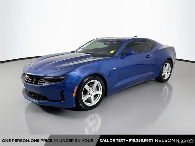 2019 Chevrolet Camaro 1LT RWD photo