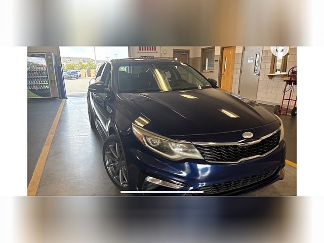 2019 Kia Optima S FWD photo