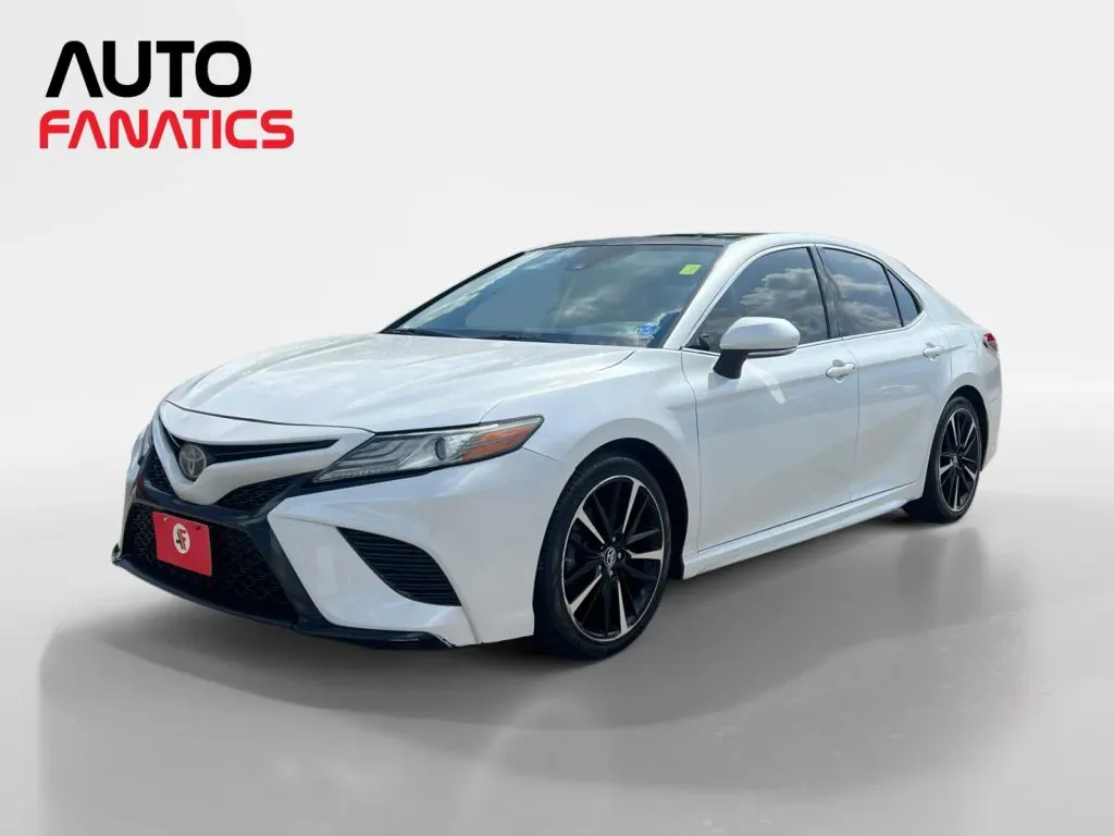2019 Toyota Camry XSE FWD photo