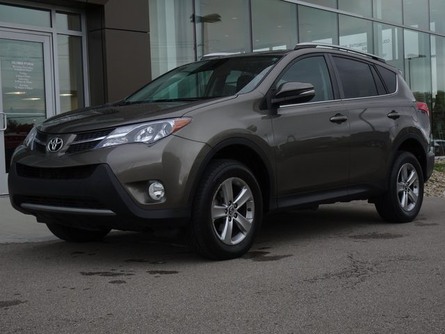 2015 Toyota RAV4 XLE AWD photo