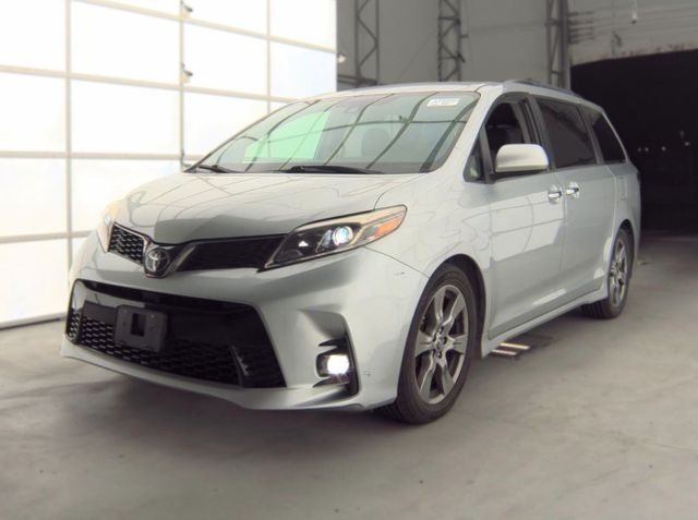 2019 Toyota Sienna SE FWD photo