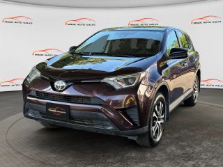 2018 Toyota RAV4 LE AWD photo
