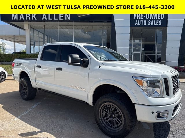 2019 Nissan Titan PRO-4X 4WD photo