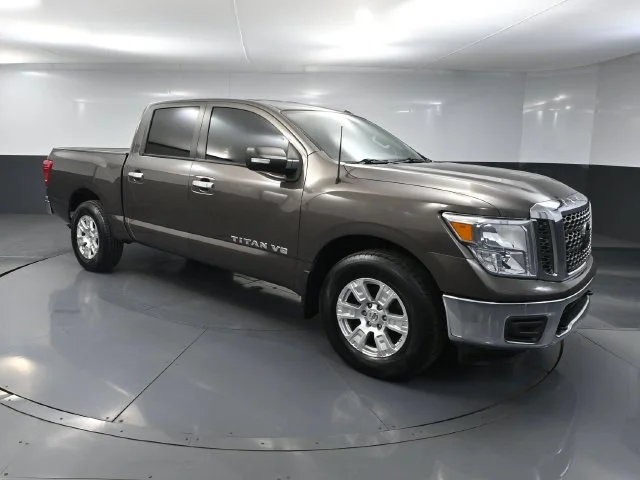 2018 Nissan Titan SV 4WD photo