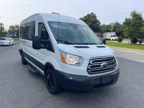 2018 Ford Transit Passenger Wagon XLT RWD photo