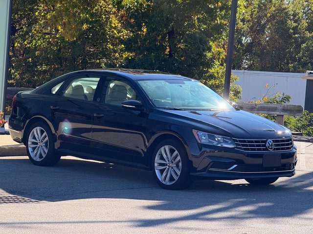 2019 Volkswagen Passat 2.0T Wolfsburg Edition FWD photo