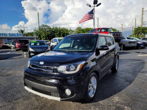 2019 Kia Soul + FWD photo