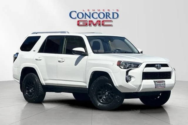 2018 Toyota 4Runner SR5 4WD photo