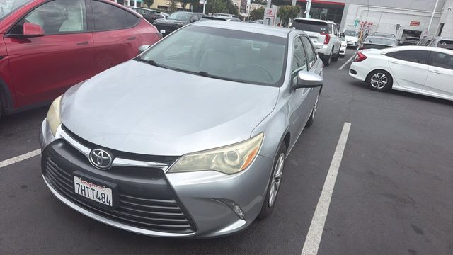 2015 Toyota Camry LE FWD photo