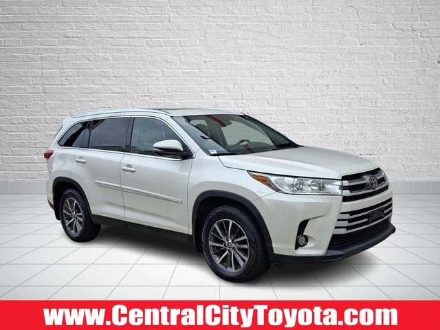 2019 Toyota Highlander XLE AWD photo
