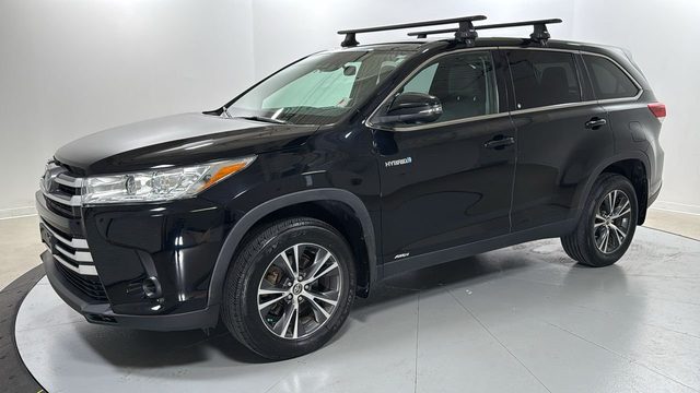 2019 Toyota Highlander Hybrid LE AWD photo