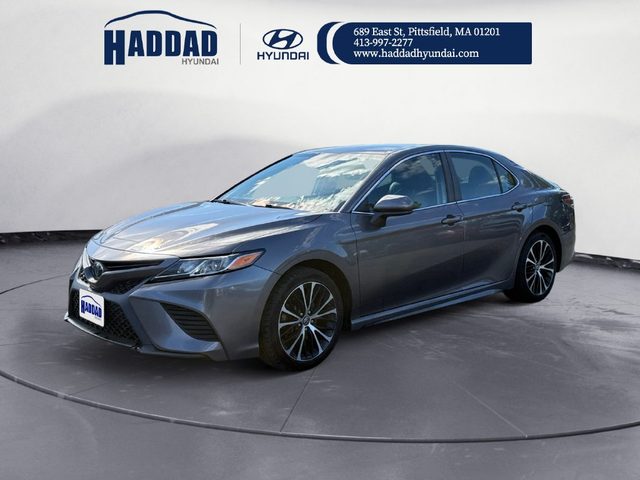 2019 Toyota Camry SE FWD photo