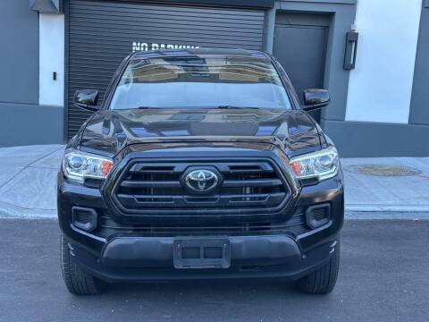2019 Toyota Tacoma SR 4WD photo