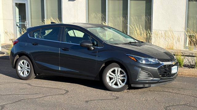 2019 Chevrolet Cruze LT FWD photo