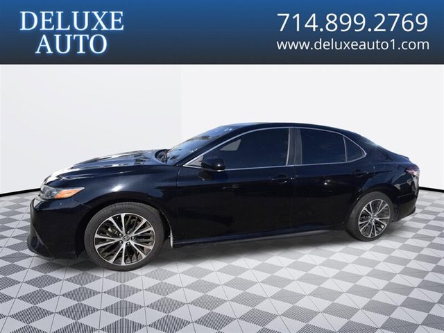 2019 Toyota Camry SE FWD photo