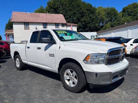 2017 Ram 1500 SLT 4WD photo