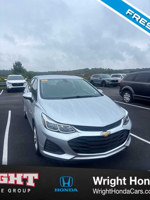 2019 Chevrolet Cruze LS FWD photo