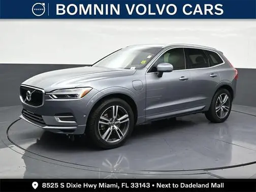 2019 Volvo XC60 Momentum AWD photo