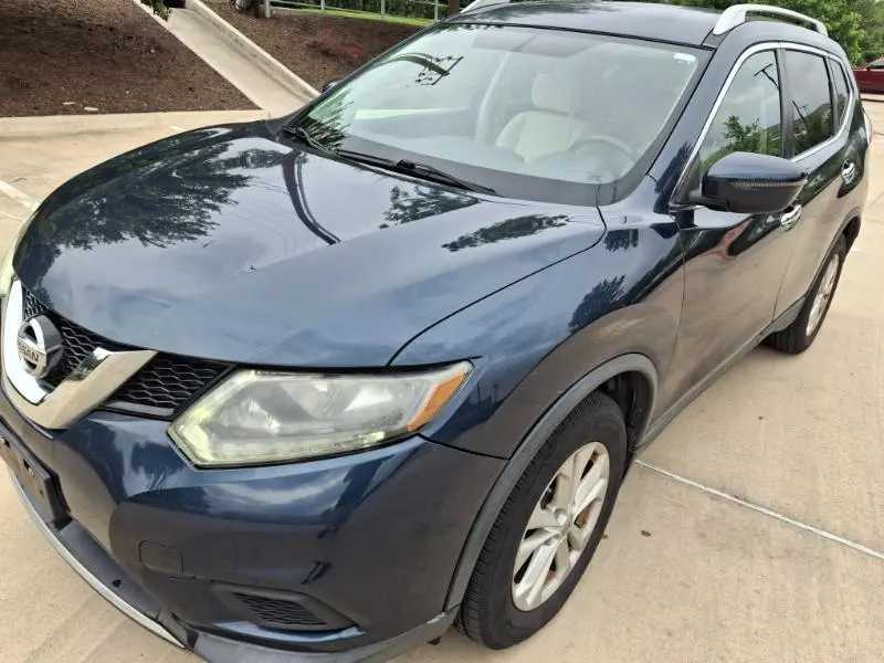 2016 Nissan Rogue SV FWD photo
