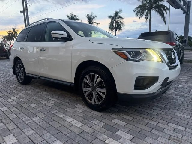 2019 Nissan Pathfinder S FWD photo
