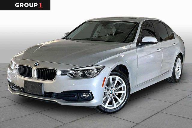 2018 BMW 3 Series 320i RWD photo
