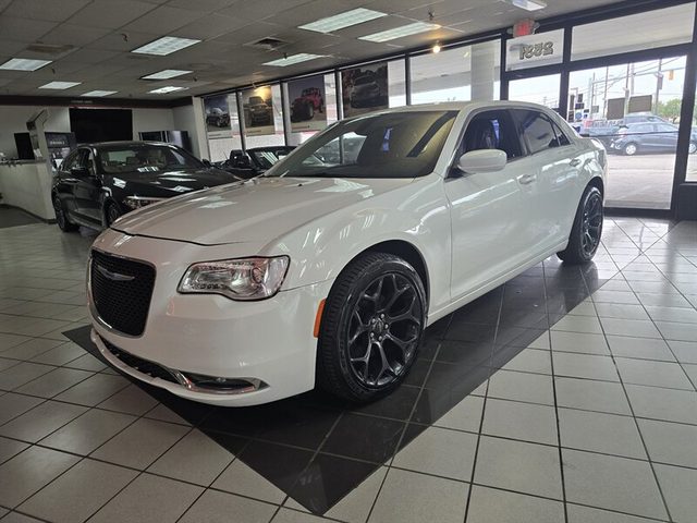 2019 Chrysler 300 Touring AWD photo