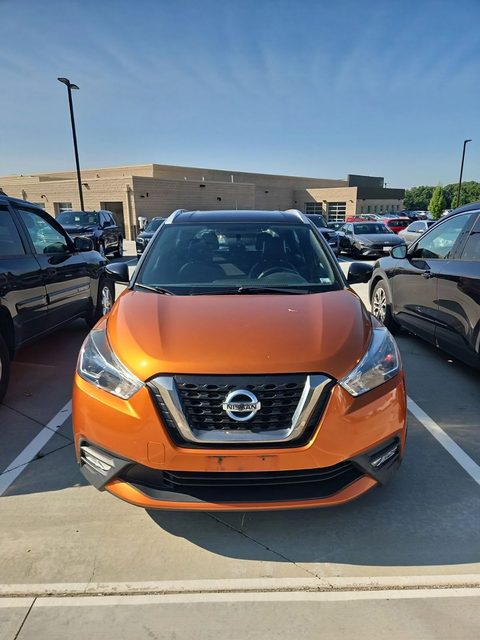 2018 Nissan Kicks SR FWD photo