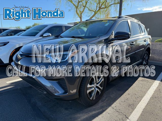 2018 Toyota RAV4 LE FWD photo