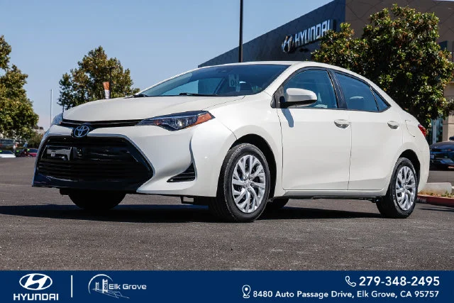 2017 Toyota Corolla LE FWD photo