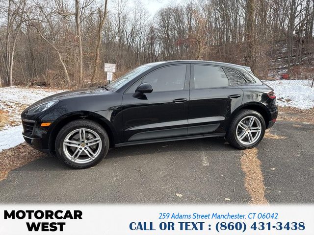 2018 Porsche Macan  AWD photo