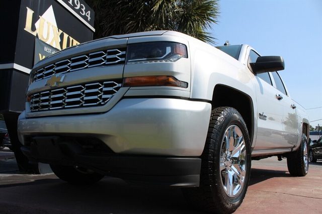 2018 Chevrolet Silverado 1500 Custom 4WD photo