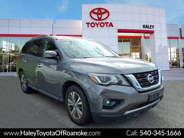 2017 Nissan Pathfinder SV 4WD photo